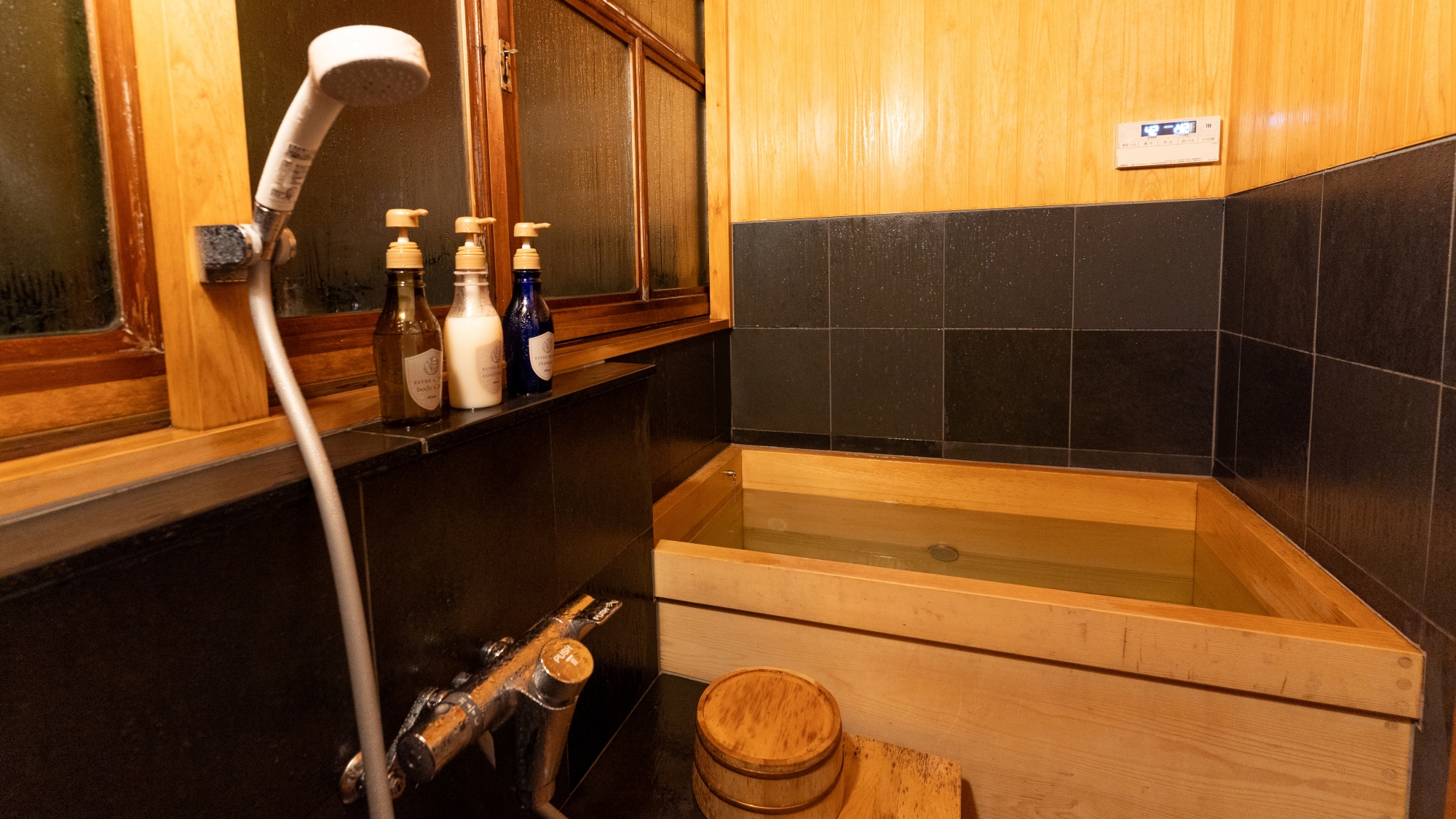 *【新館三階】槇の木のお風呂