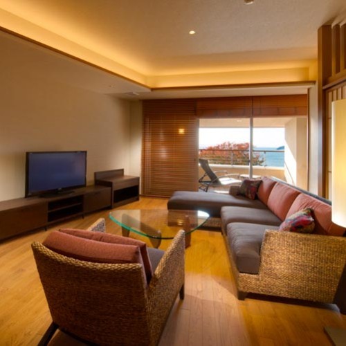 Corner Suite (Living Room)