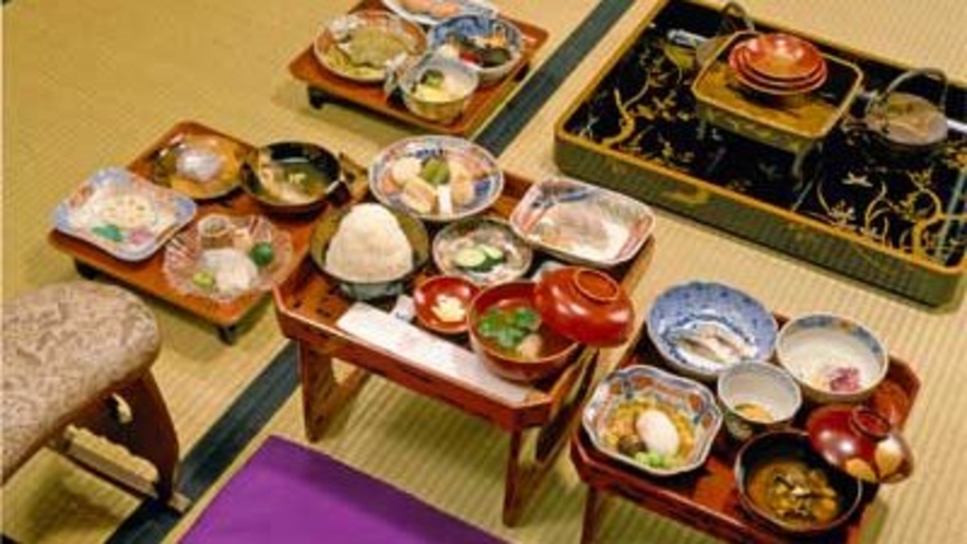 【松】約300年前のお殿様と同じ料理が食べられるのは福井県でも当館だけ　※写真はイメージです