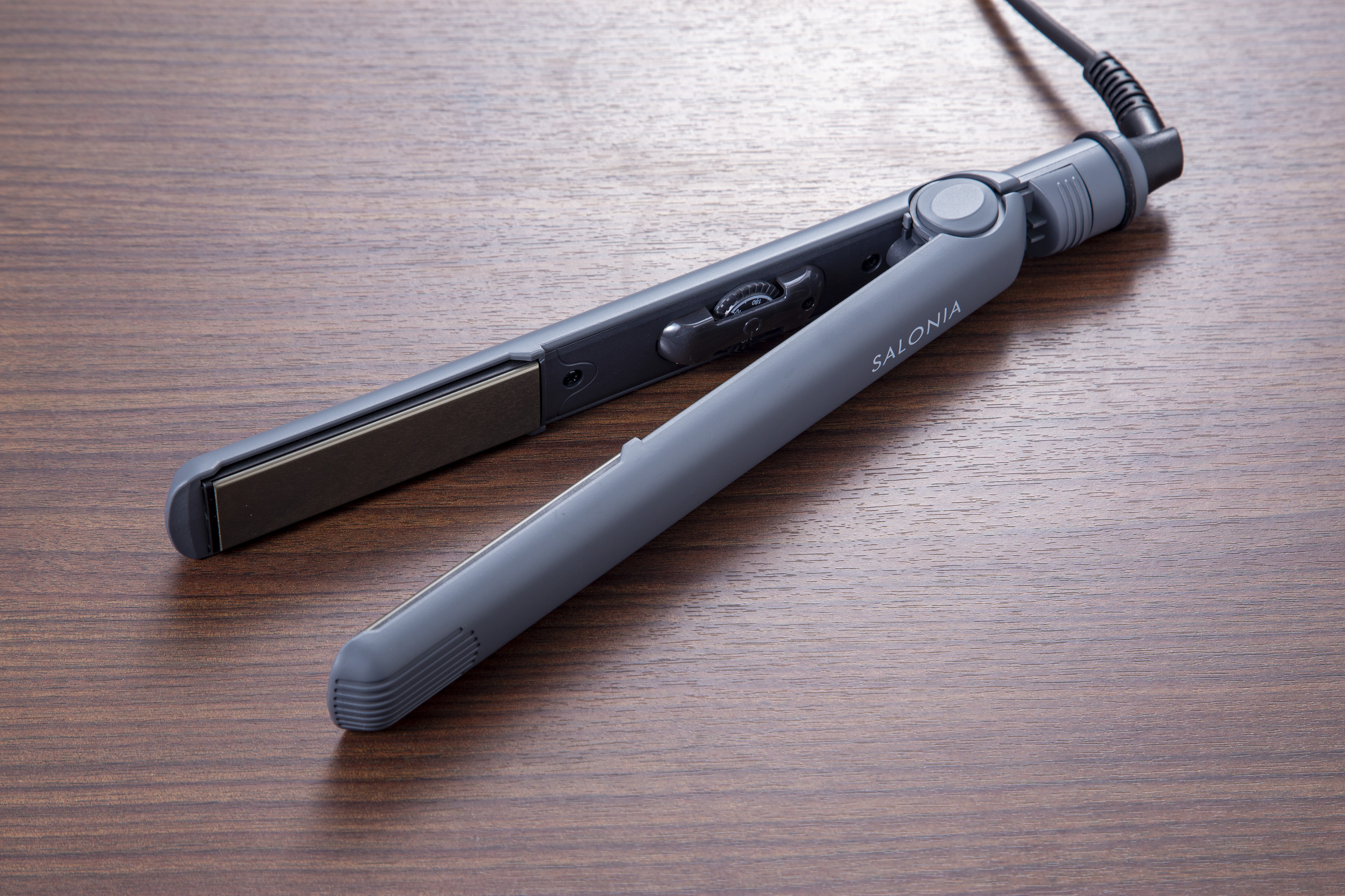 ヘアアイロン（フロント貸出し）