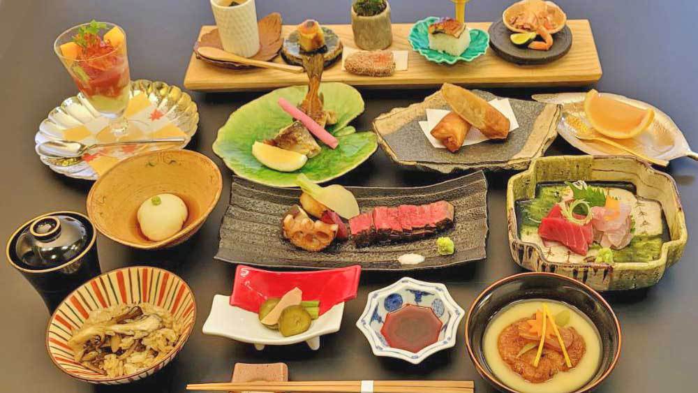 【さき楽60】60日以前のご予約でお一人様2000円お得！旬を味わうふるさと料理と掛け流し温泉を満喫