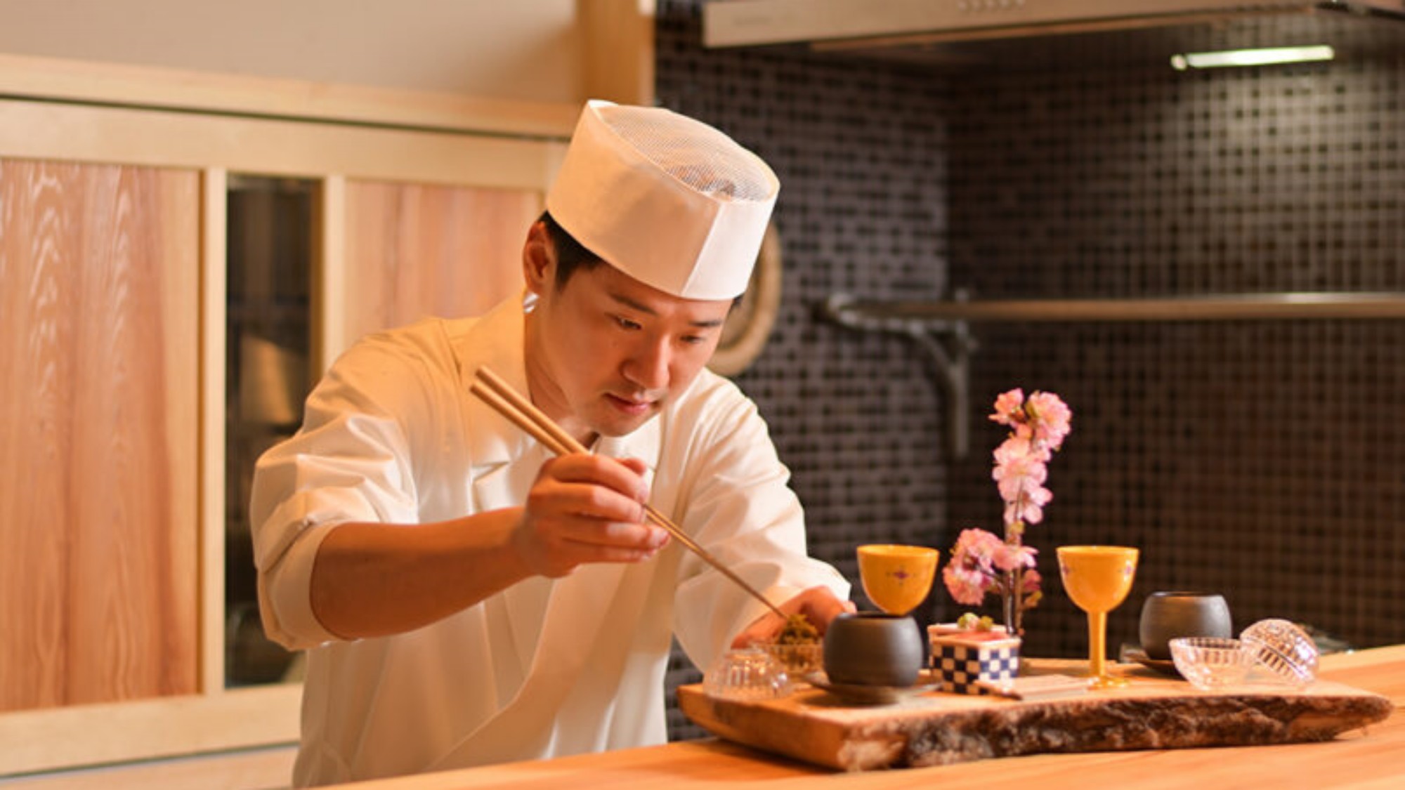 心を込めてつくる料理人　旬を大切に