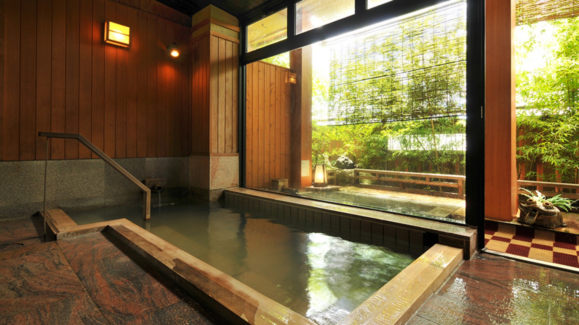 貸切風呂／効能高い源泉100％の天然温泉