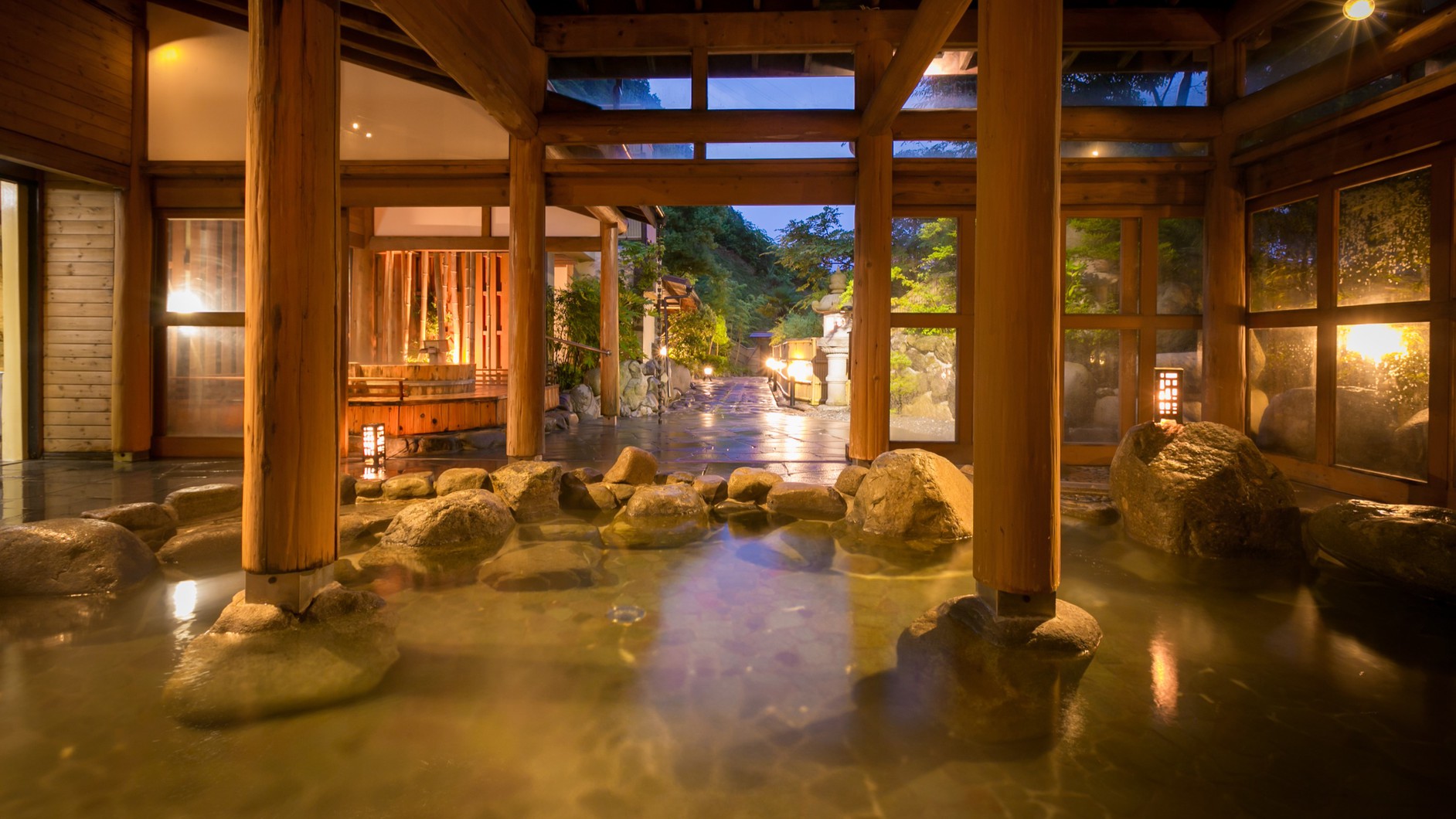 温泉自慢の宿！10つの湯巡りで温泉三昧！★一人旅やビジネスにもどうぞ♪【素泊まり】