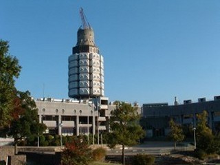 希望が丘”青年の城”