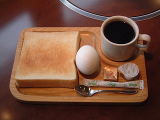 朝食　(パン食)