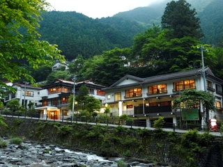 湯の島館全景２