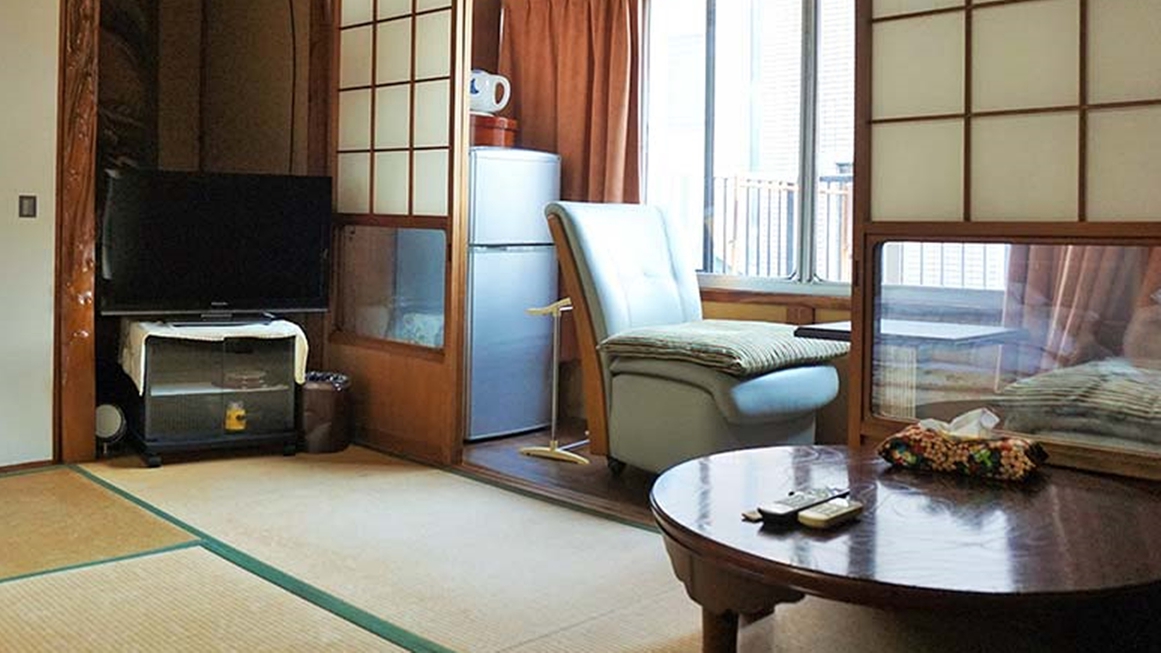 *【部屋】大倉荘の昭和館和室4.5畳では、一人旅やビジネスでのご利用に最適です。