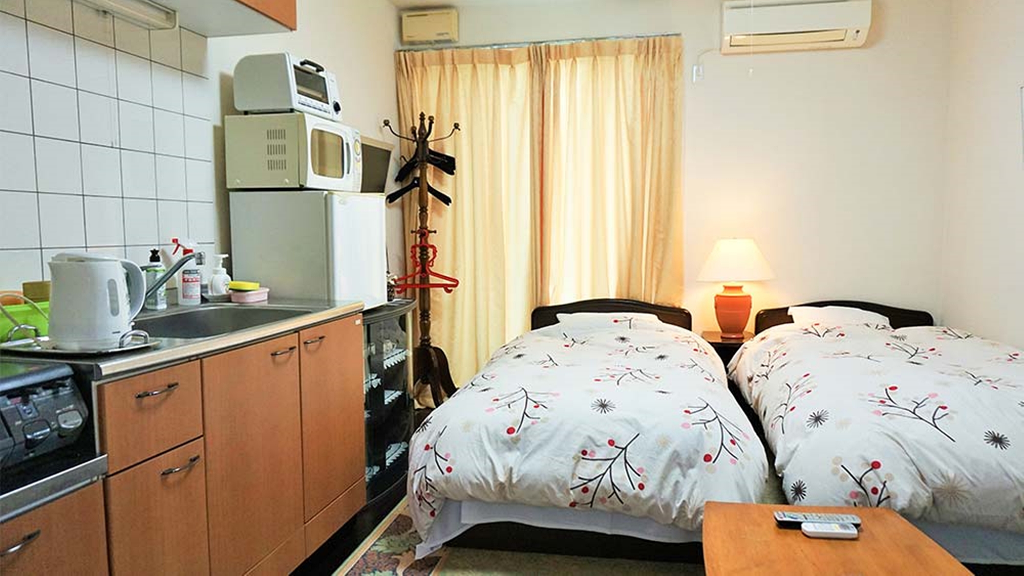 *【部屋】別棟バラは2階建てメゾネットタイプの客室で1階が 8畳キッチン付、2階が 寝室