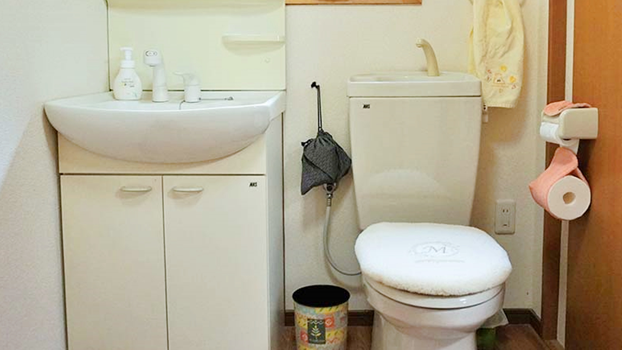 *【部屋】別棟カーネーションは2階建てメゾネットタイプの客室で浴室・トイレ付