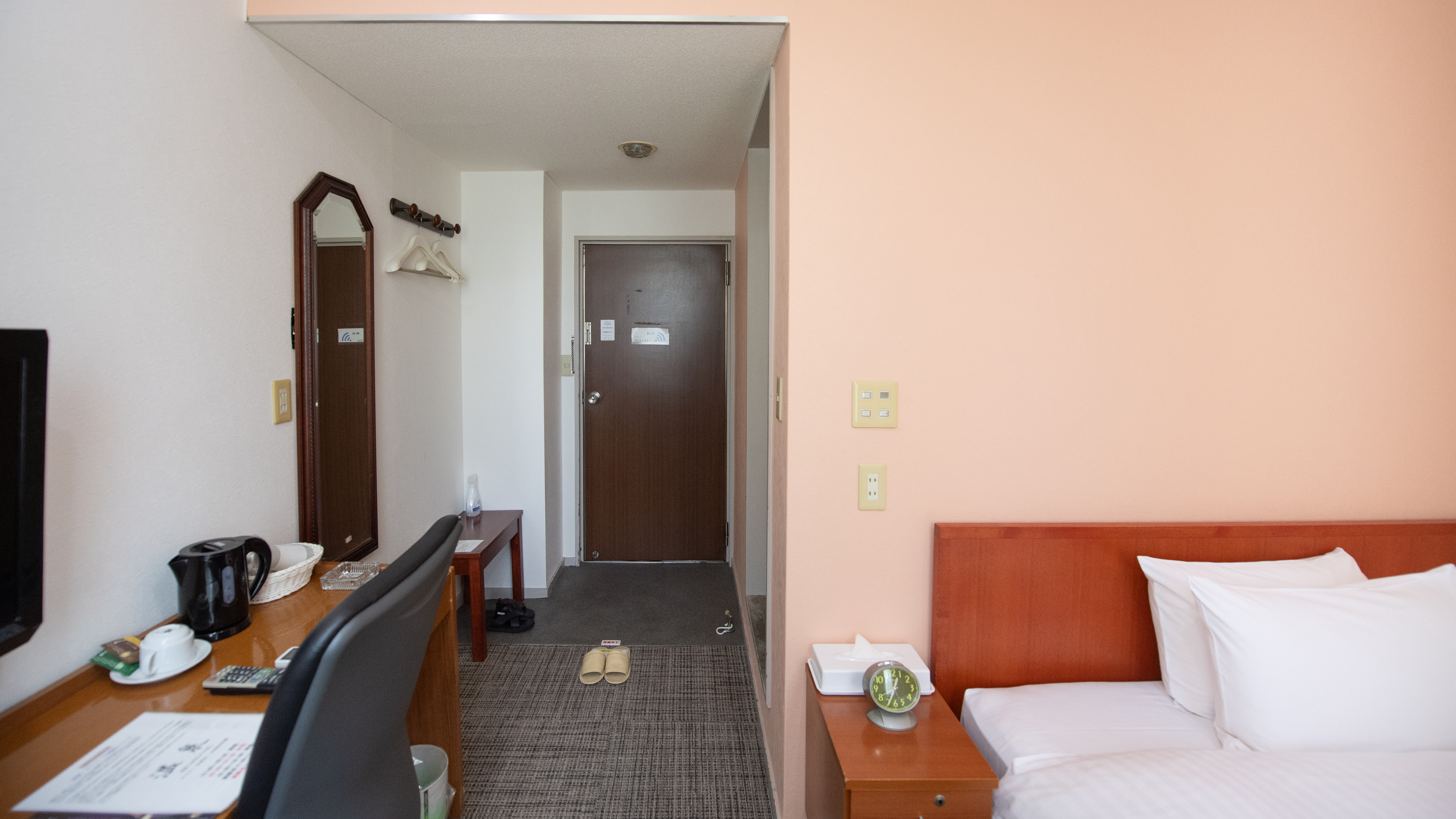 【喫煙】1F訳ありセミダブル