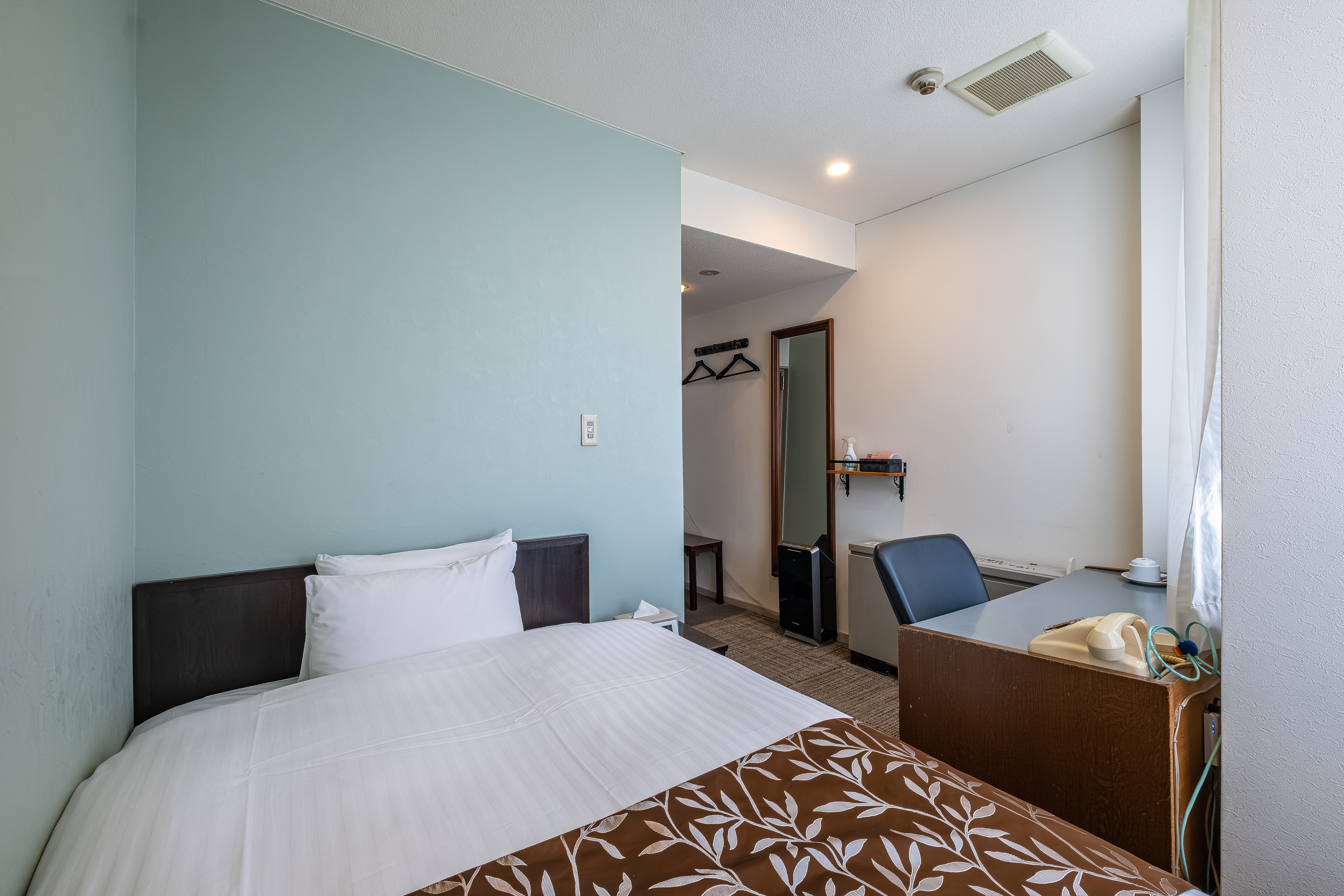 セミダブルルーム