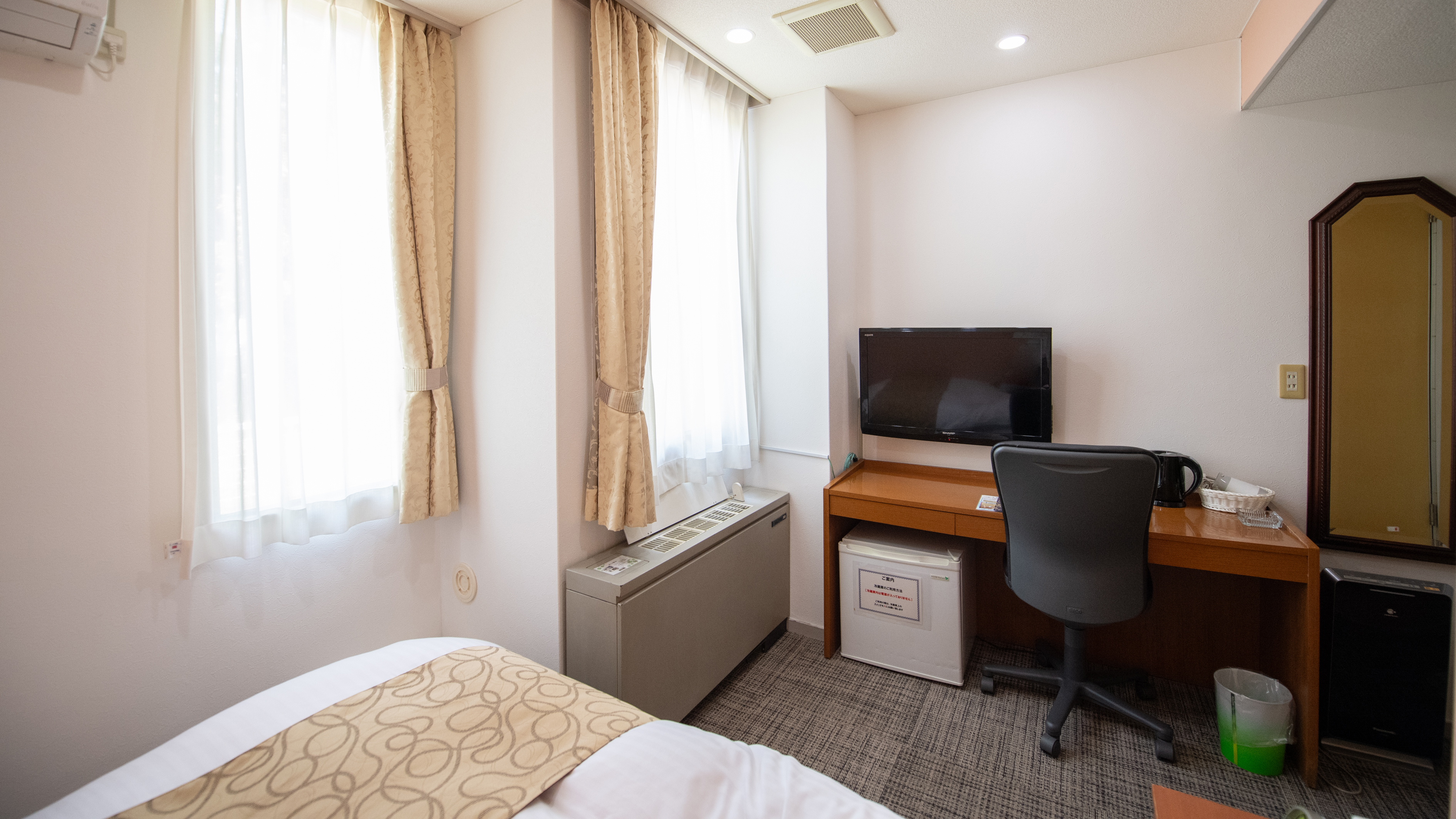 【喫煙】1F訳ありセミダブル