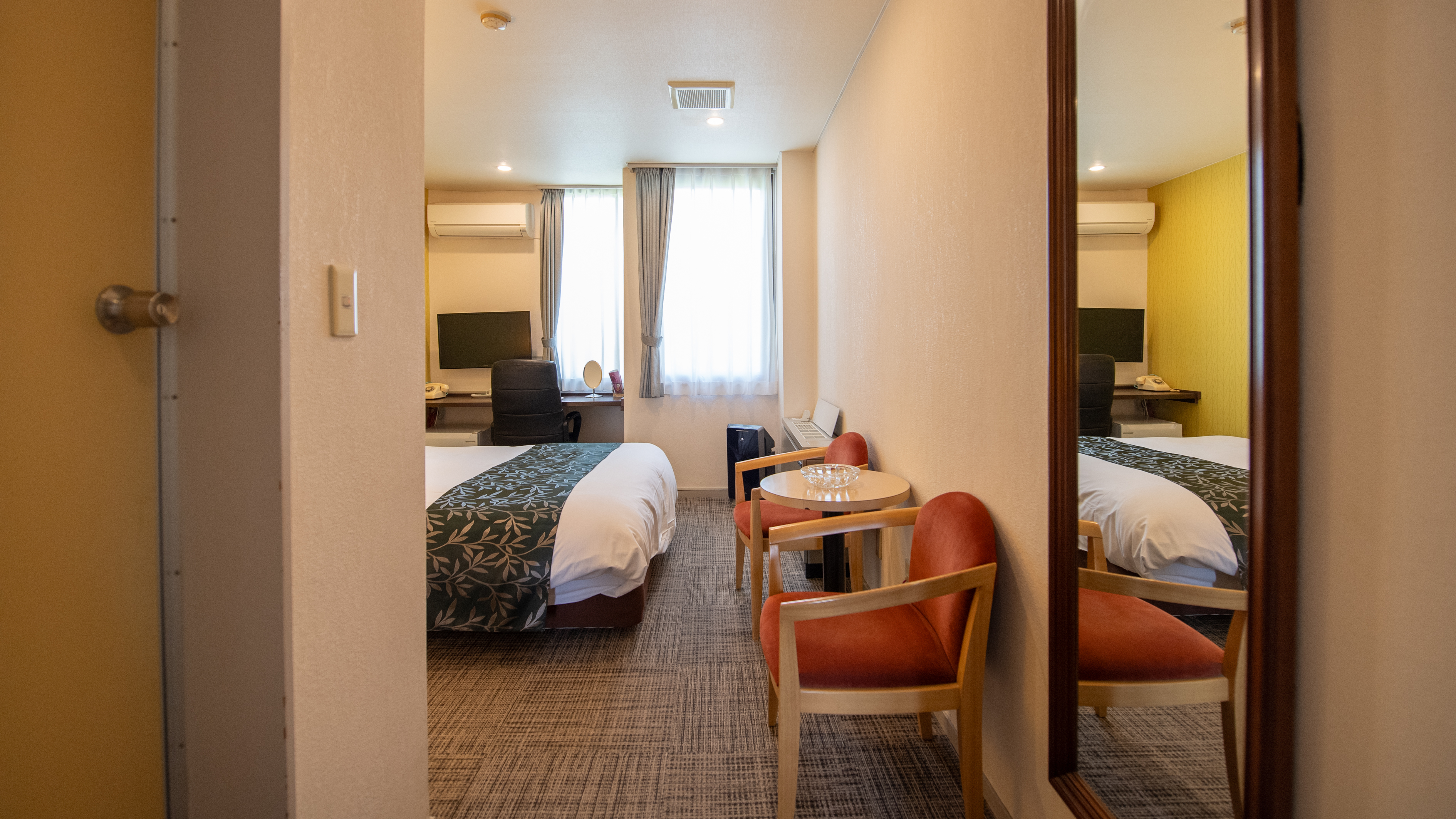 【喫煙】2Fダブル