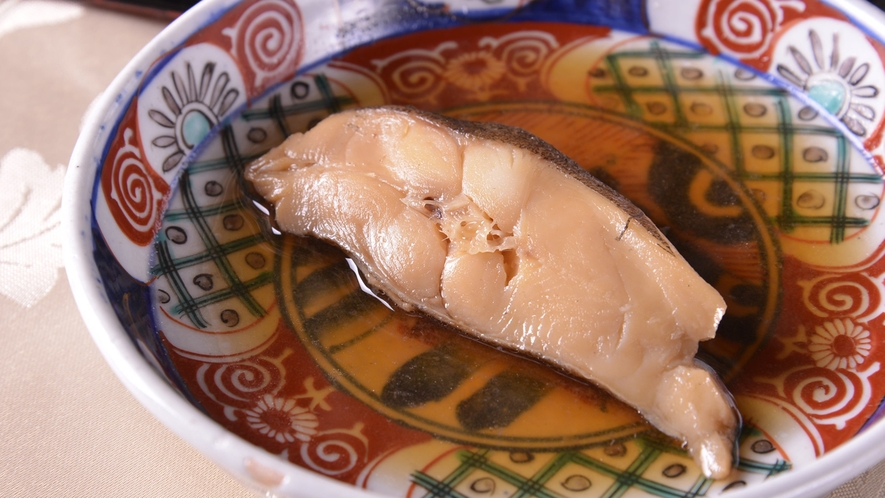 *【ご夕食例（煮魚）】京都で日常に食されているお野菜・お惣菜を皆さまに。