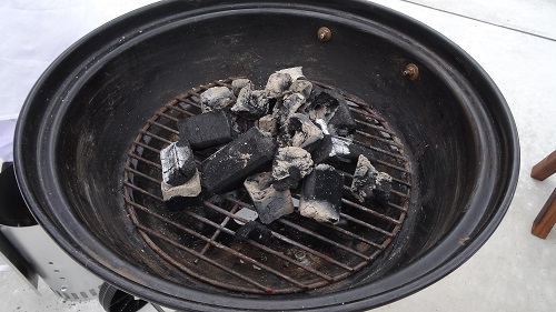 夕食にBBQを楽しむコテージ宿泊プラン