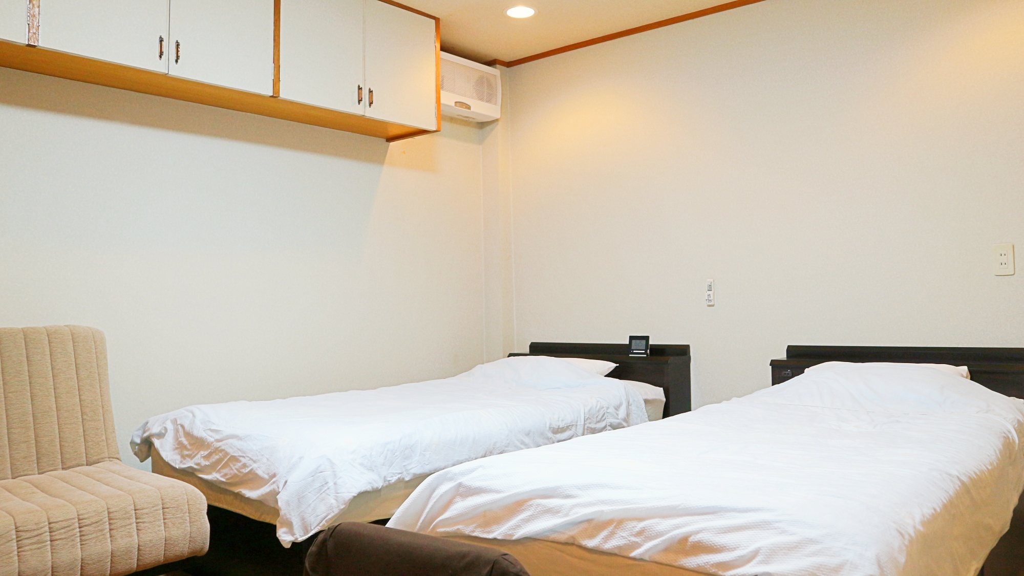 *【洋間ツイン8畳】1日1組限定のツインのお部屋です。ふかふかのベットでゆっくりおくつろぎ下さい