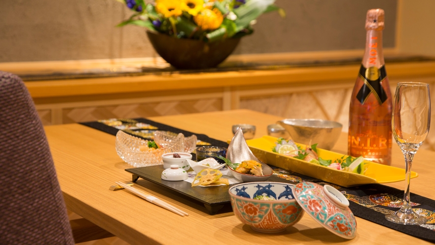 【桜の間】お食事はお部屋にて