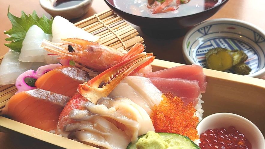 ◆レストランメニュー：海鮮丼と三平汁（一例）