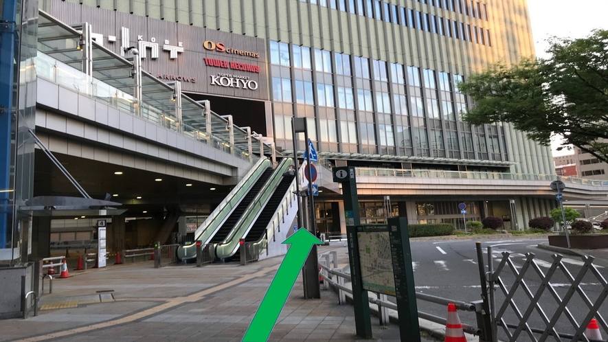 JR　三ノ宮駅前