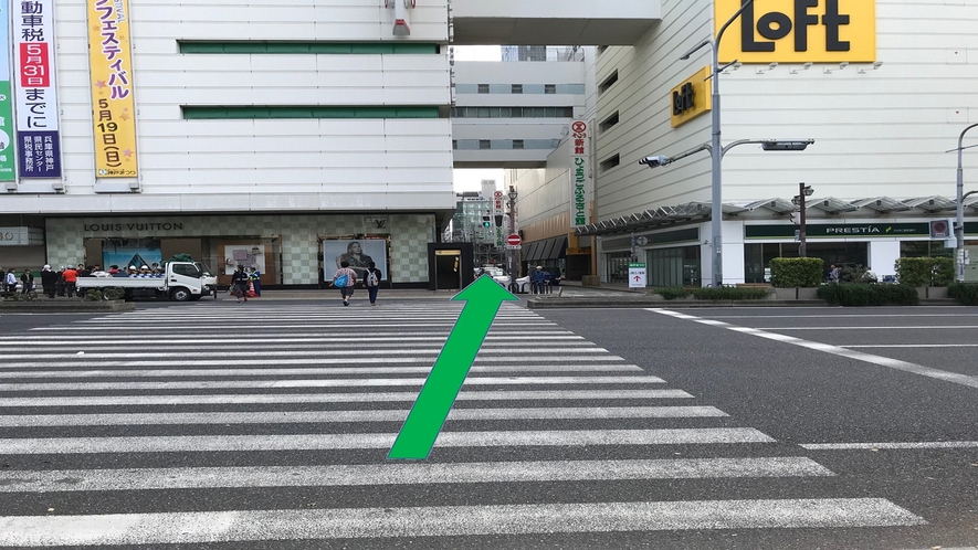 阪急百貨店前　横断歩道