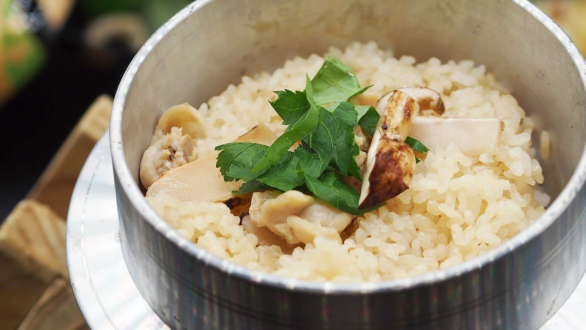 美食甲斐席（秋メニュー例：松茸の釜飯）