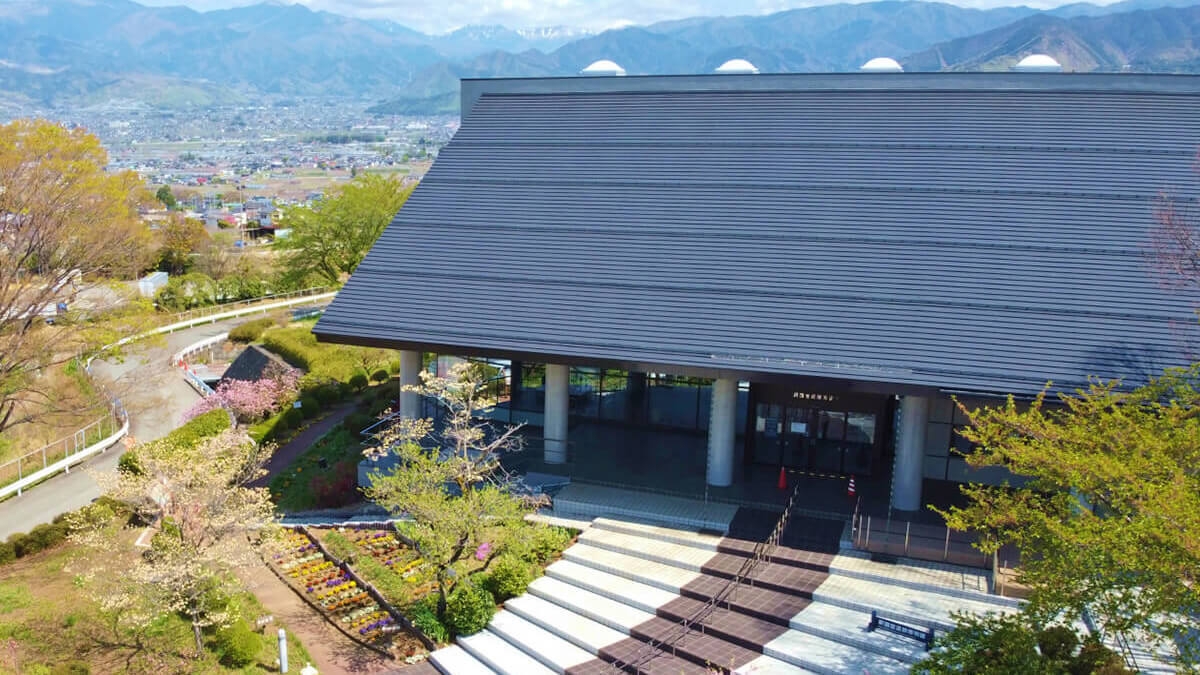 【８月限定】お子様の夏休みの自由研究に★夕食後に釈迦堂遺跡博物館ナイトバスツアー付き