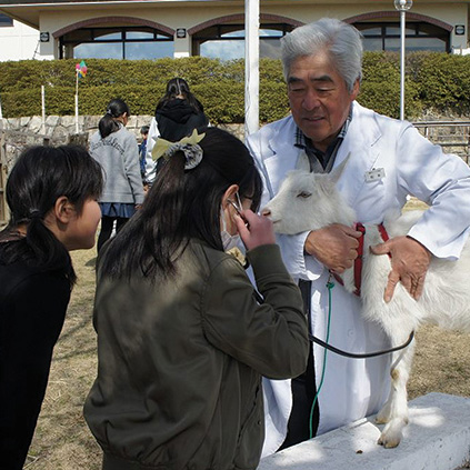 週末には獣医先生のレクチャーも開催！動物ふれあい体験の宿♪