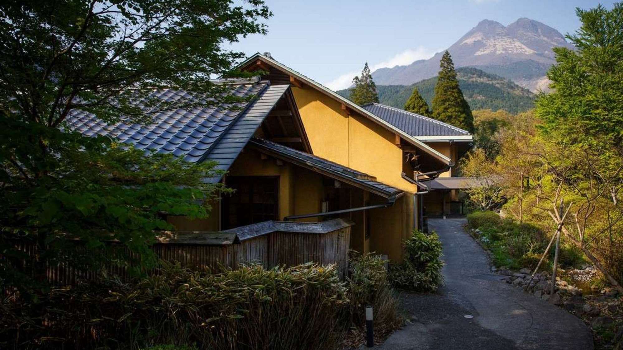 周辺｜由布岳が目の前です！