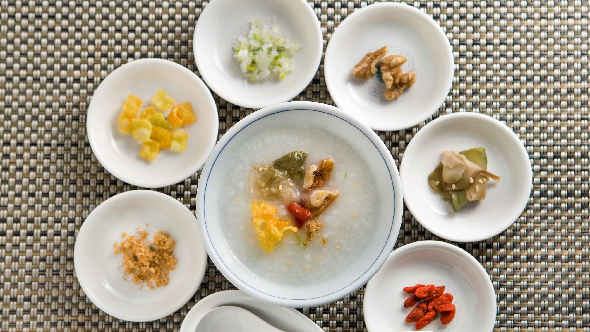 【朝食】中国料理店ならではの薬膳中華粥が一番人気