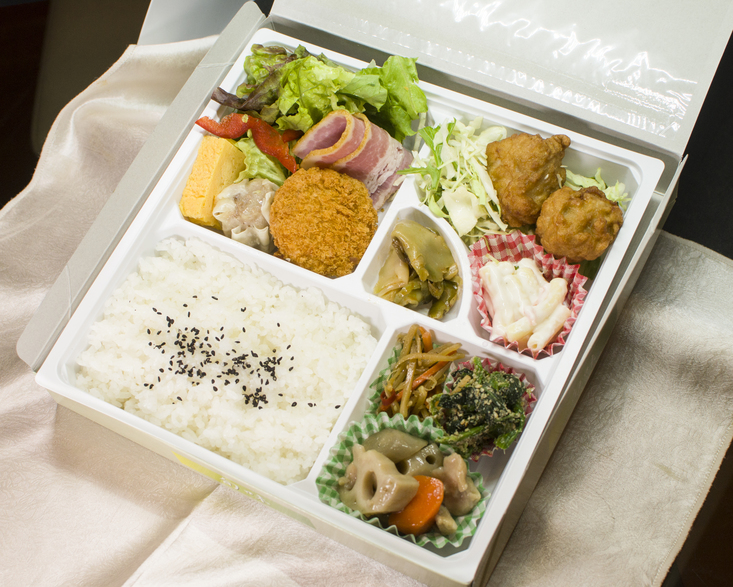 【お部屋でホテル特製◆幕の内弁当を堪能】（2食付）《駐車料金無料/Wi-Fi/シモンズベッド》