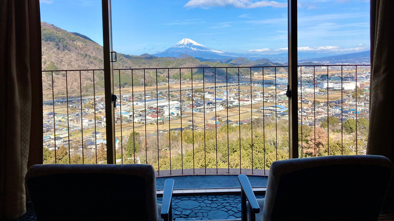 大仁ホテル 富士山側 和室10畳の景観