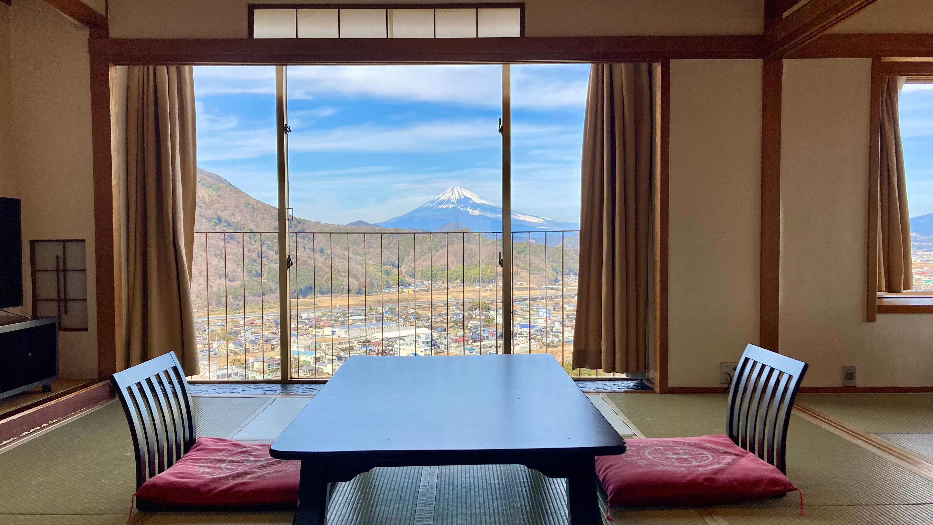 【富士山側】和室14畳一例