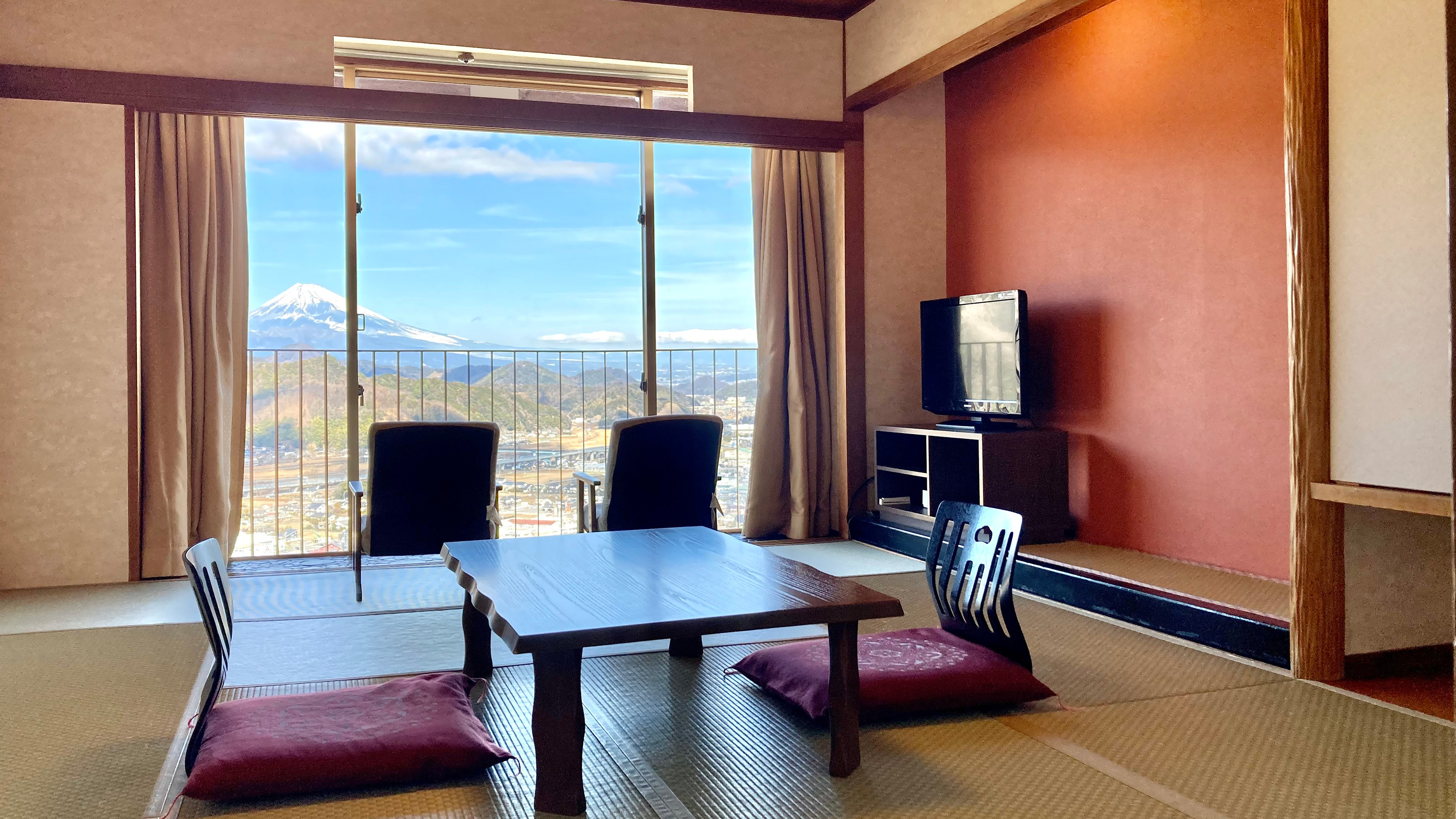 【富士山側】和室10畳一例