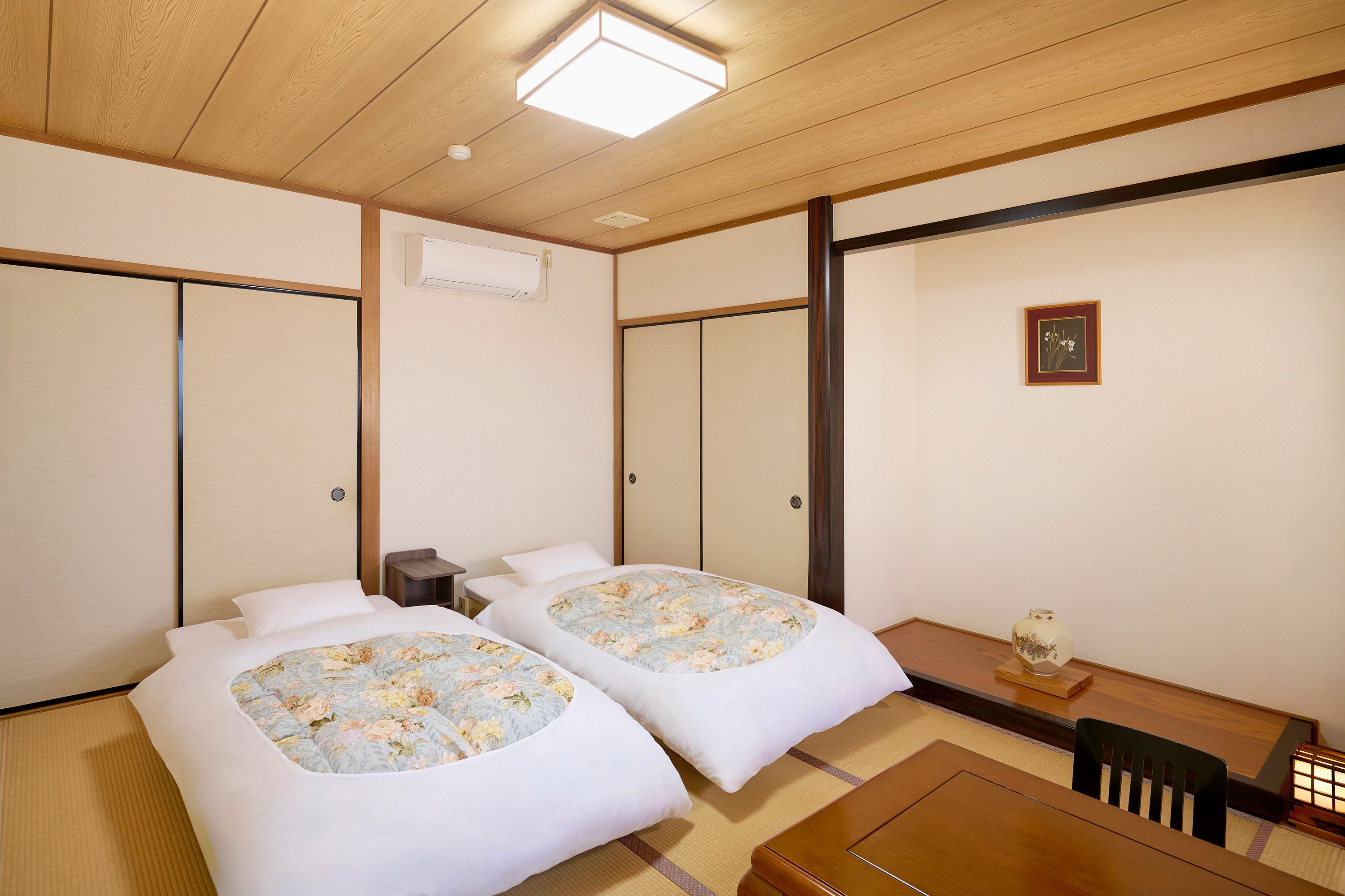 移動式簡易ベッド。