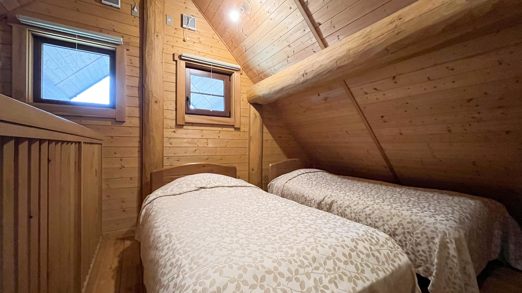 #ログハウス星空　和室の他にベッドのお部屋もございます。