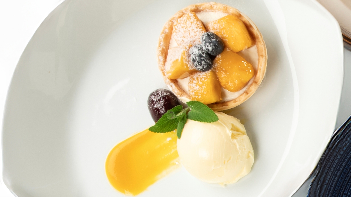 【グレードアップ2食付｜和洋折衷コース】繊細な和食の会席と華やかなステーキ＆デザートどちらも満喫！