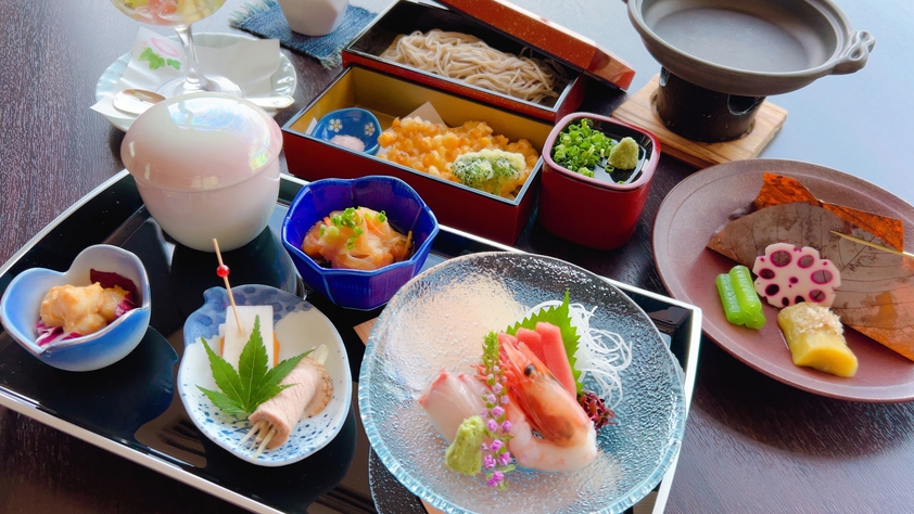 【グレードアップ2食付｜和会席】＜贅沢コース＞料理長厳選の特別料理へ変更+盛り付け！旅先グルメを堪能