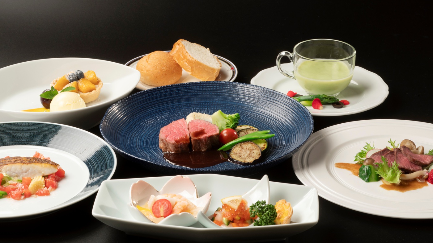 【グレードアップ2食付｜洋食ディナー】＜贅沢コース＞メイン肉料理がステーキに変更！コース料理を堪能