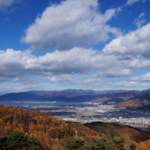 *【杖突峠】諏訪湖を望む秋の眺望（当館より車で約30分）