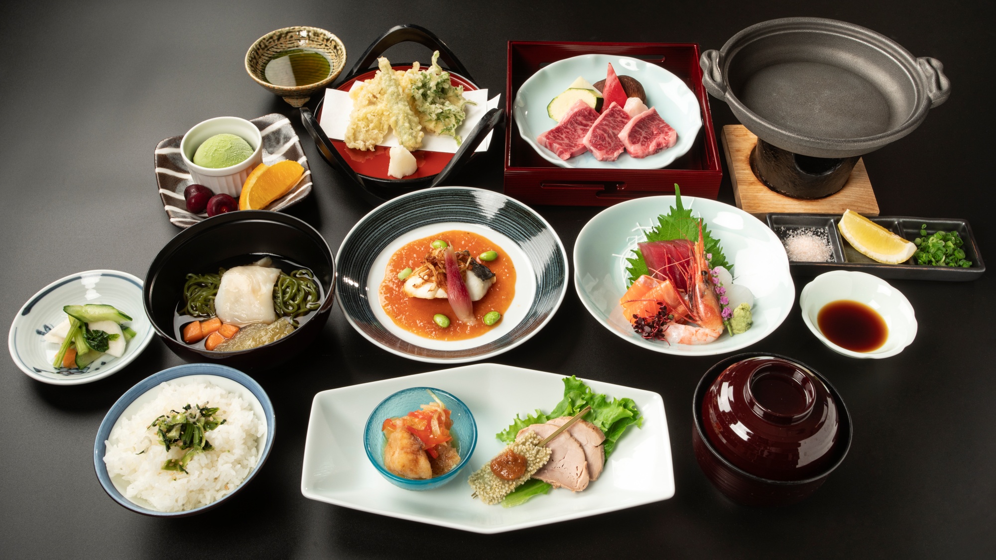 *【夕食一例/和食】料理長が季節毎に食材を吟味して献立を作ります