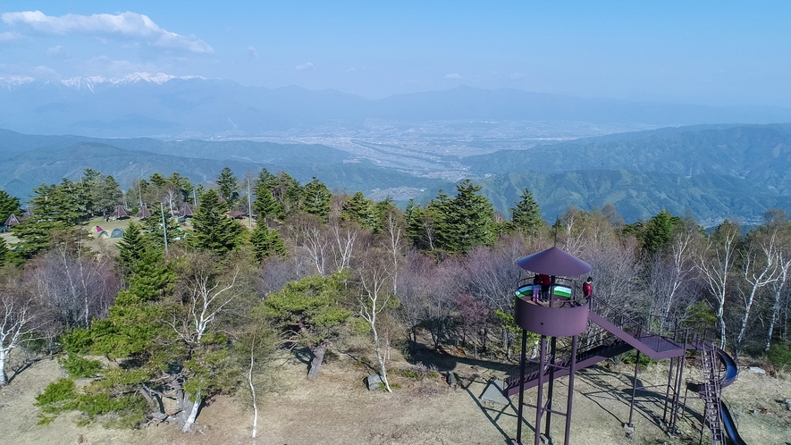 鹿嶺高原から伊那市を眺める