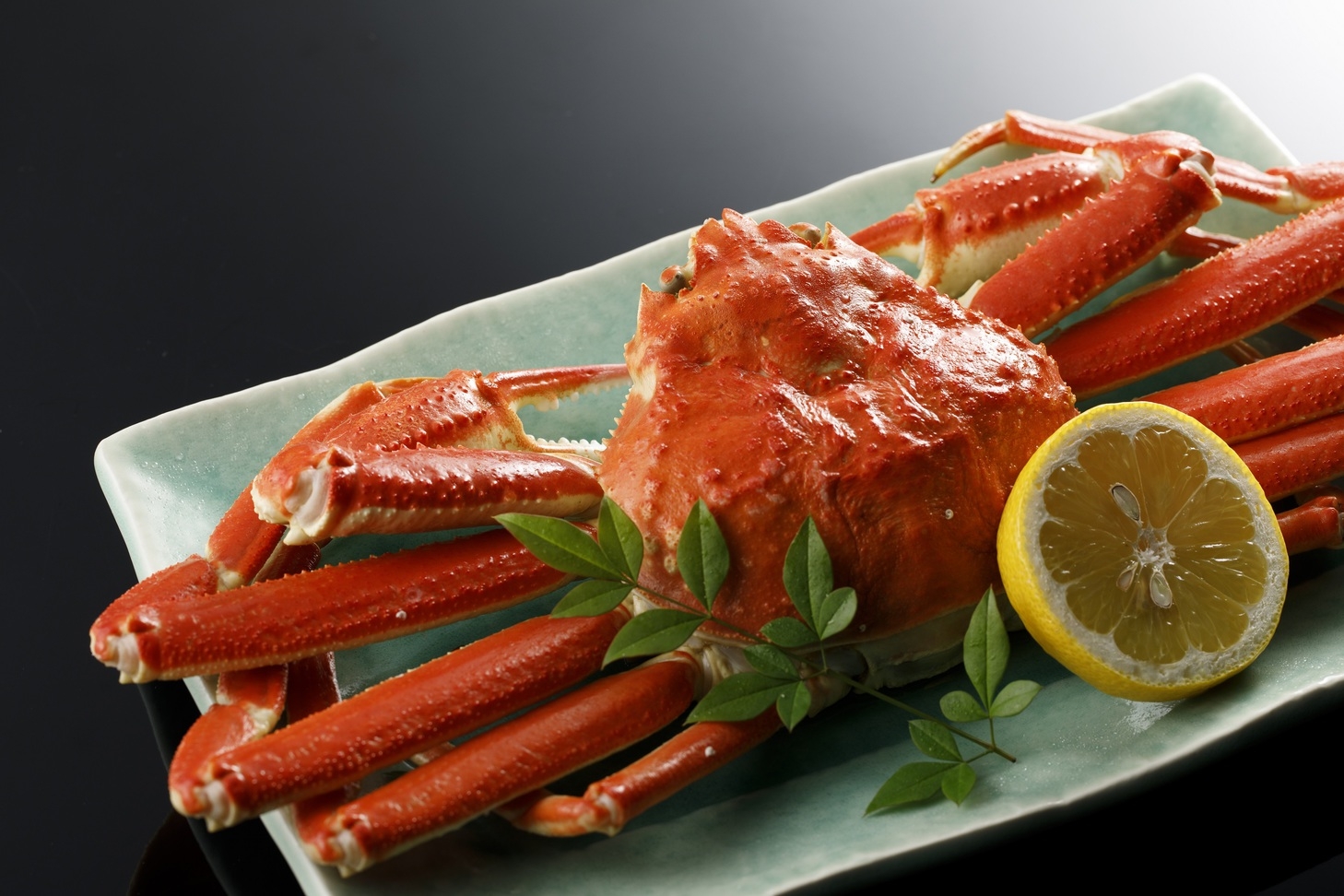 旬の味覚とズワイ蟹を満喫【旬のお造り5種盛付♪冷凍ずわい蟹1名様に1杯付プラン】（〜3月31日まで）