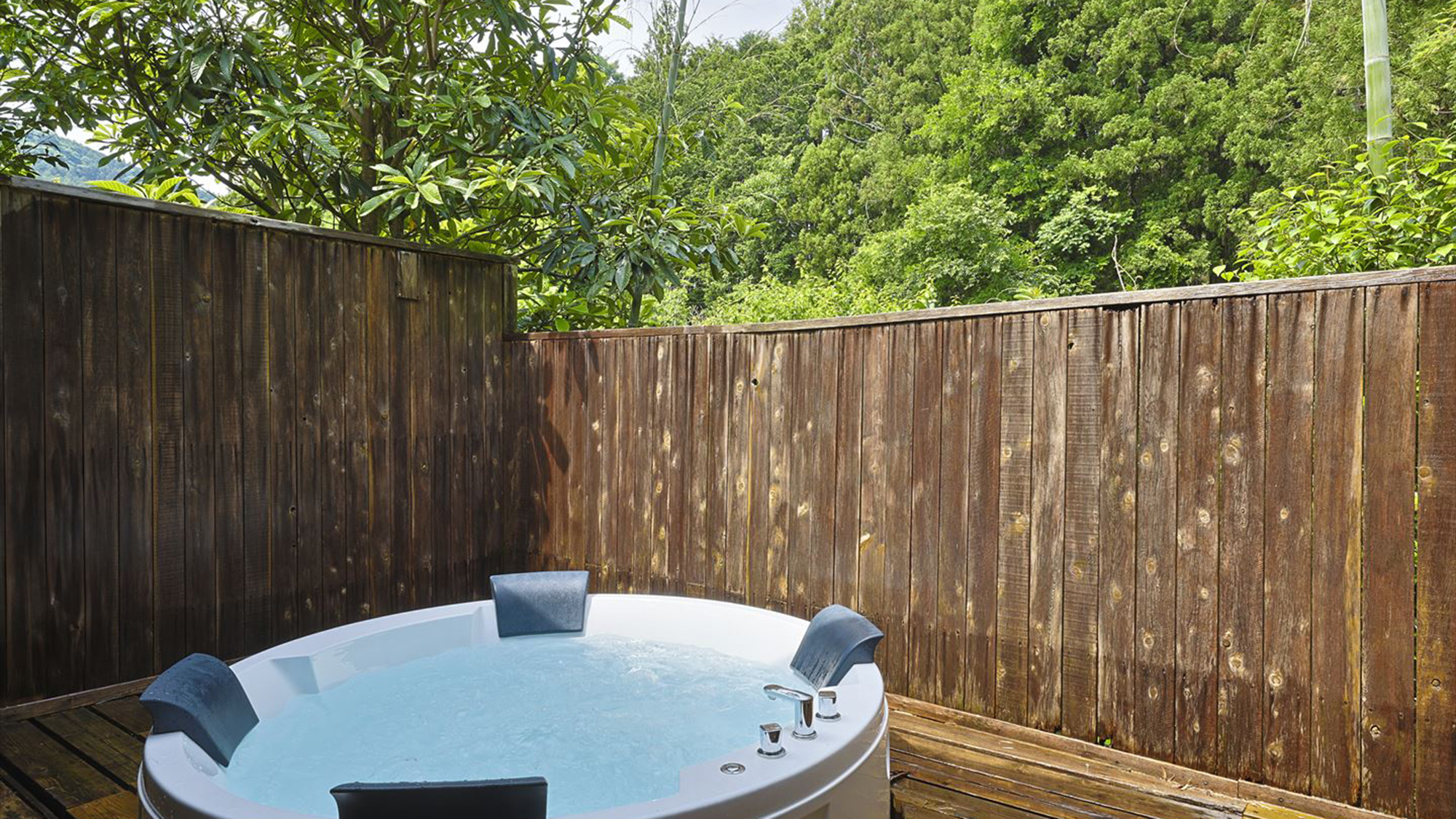 【サウナ・BBQガーデン付】コテージ｜2R・洋風露天風呂