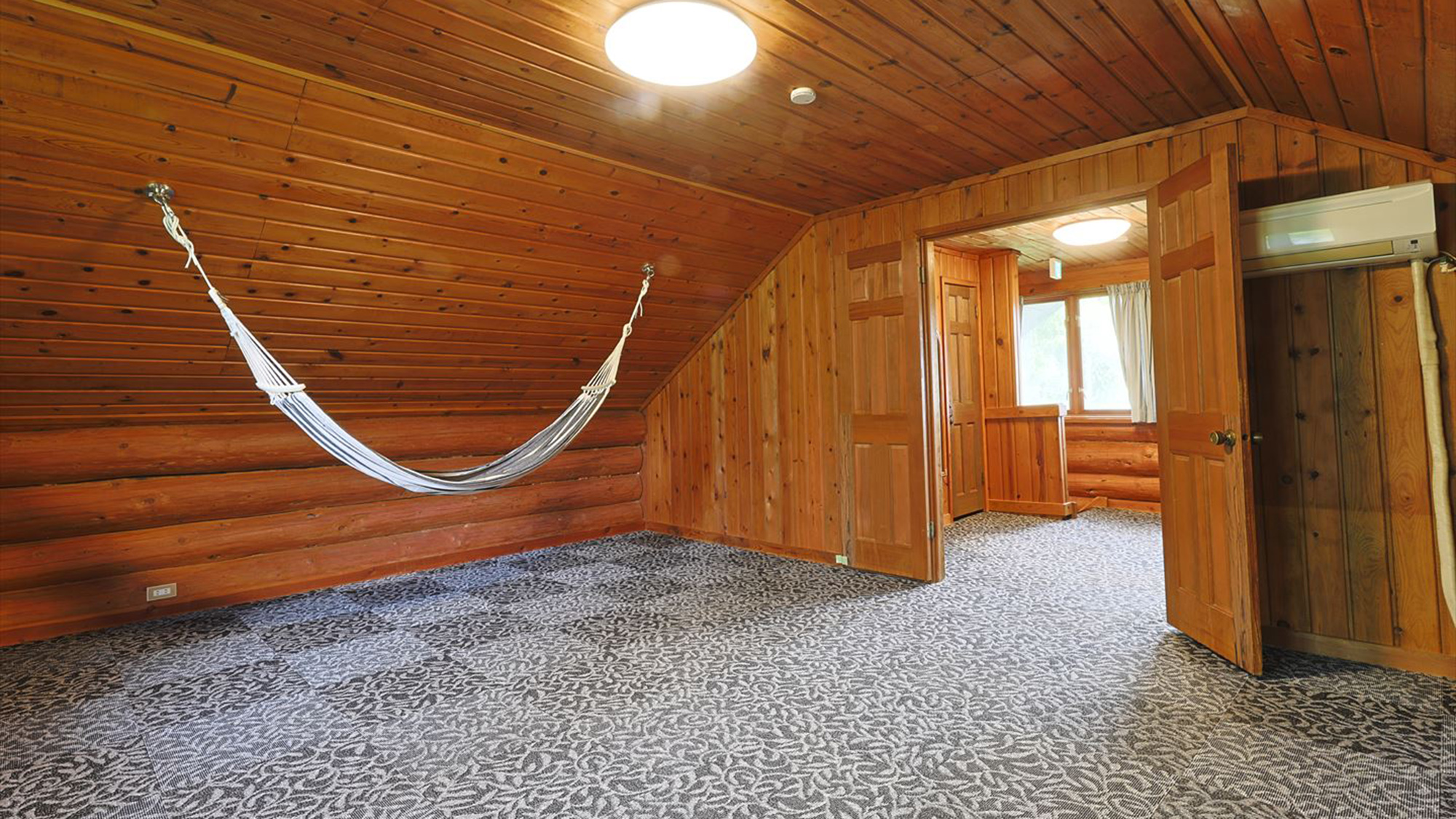 【ペットOK】コテージ｜1R＋ロフト・ドッグラン