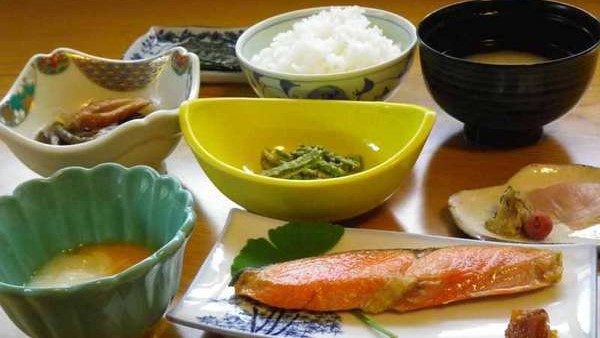 【朝食付】良質な温泉で目覚め！身体にやさしい朝ごはん