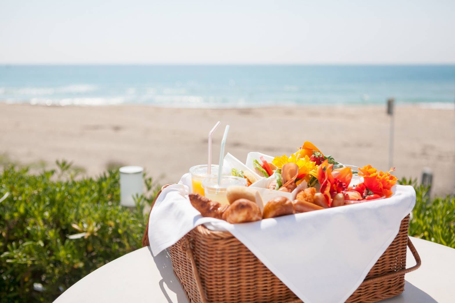 ☆一番人気☆【海でデッキで朝食】海のリゾート！日本のハワイ！サヤンテラス●1泊朝食付き【ＥＣＯプロ】