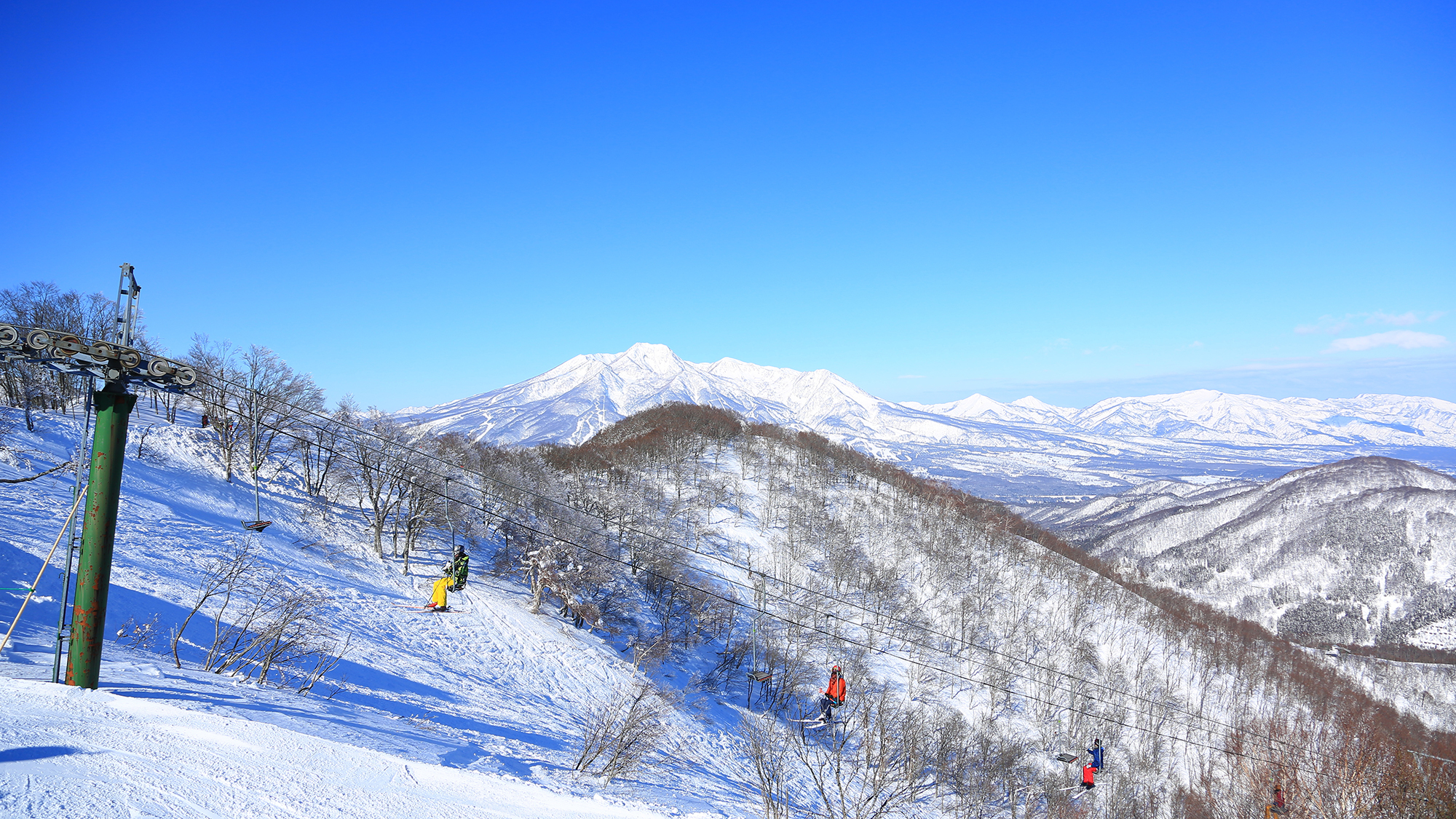 **【斑尾高原スキー場】豊富な積雪量で非圧雪パウダースノーを楽しめます♪お車約40分。