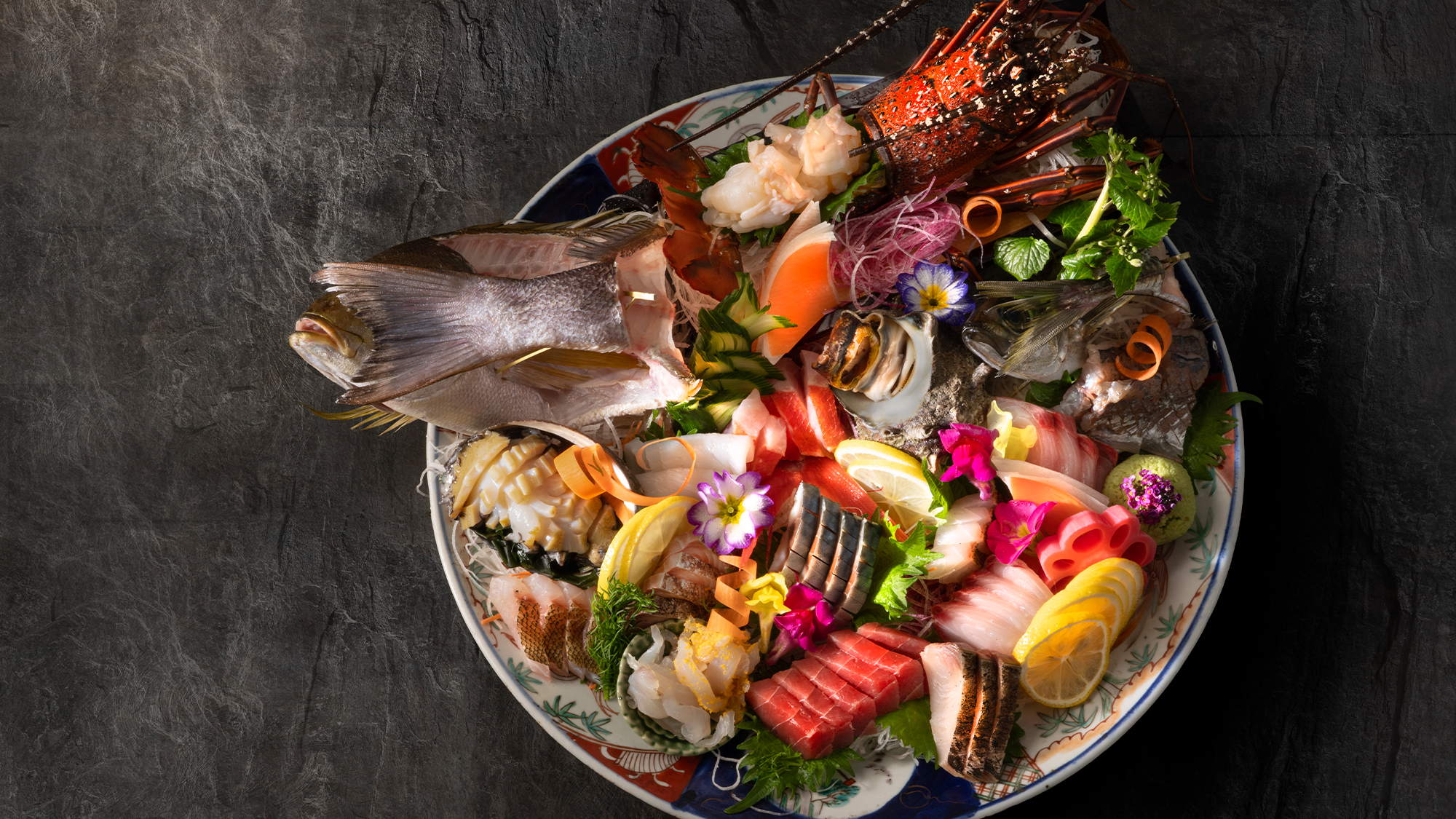 素材の「質」を直球で味わう、地魚のお造り