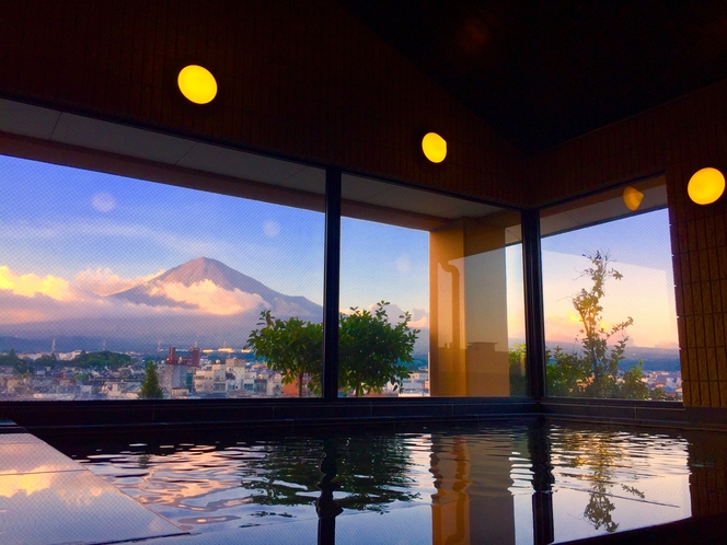 富士山一望展望風呂　夕焼け